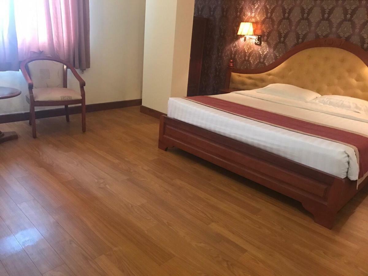 Hoang Yen Hotel Thuan An Eksteriør billede